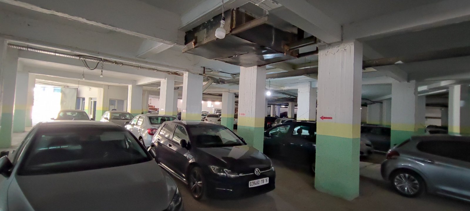 Parking commercial (Garden City)